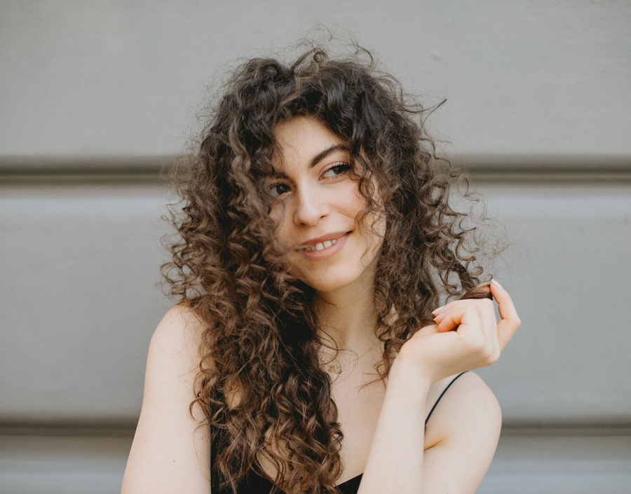 The Ultimate Guide to Curly Hair: Tips and Hairstyles for Beautiful Lo – InStyler