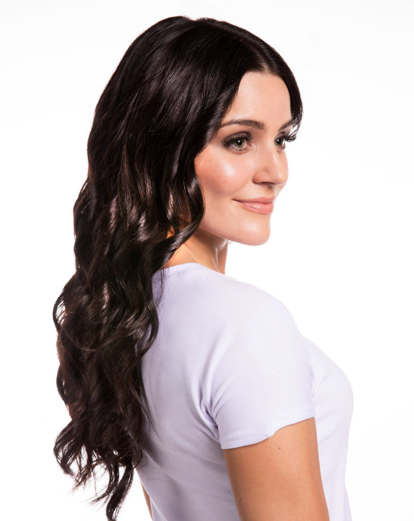 MAX 3/4" -Pre-Launch- InStyler-Model with black hair with loose curls.